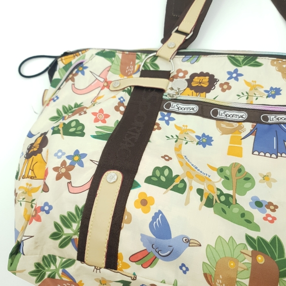 LeSportSac Small Duffle Bag Wild Animal Print Lion Giraffe Elephant Cream - Picture 3 of 12